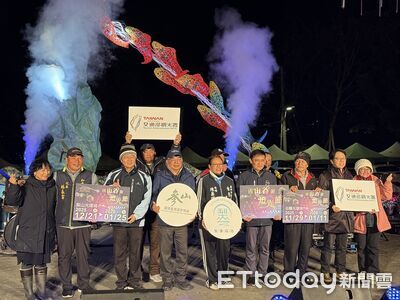 全台最高雲端上的耶誕樹 今點燈閃耀梨山