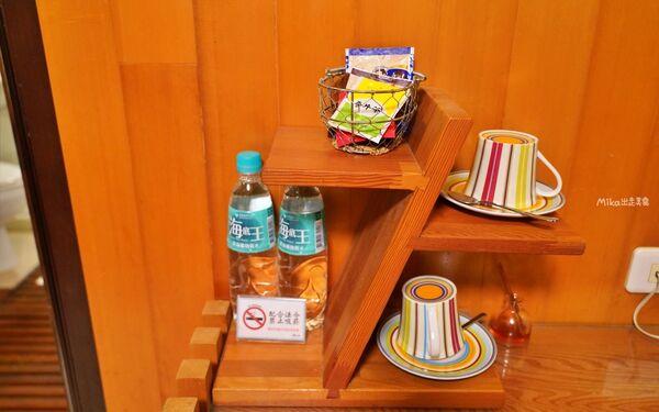 ▲▼花蓮木材工廠二代轉型「檜木居民宿」，以台灣檜木打造的木質調獨棟民宿，有肥美家貓叫起床，還有清粥小菜早餐招待。（圖／部落客Mika提供）