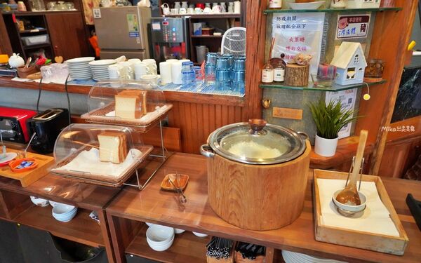 ▲▼花蓮木材工廠二代轉型「檜木居民宿」，以台灣檜木打造的木質調獨棟民宿，有肥美家貓叫起床，還有清粥小菜早餐招待。（圖／部落客Mika提供）