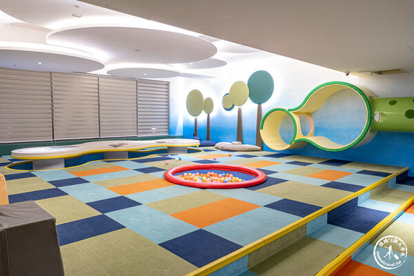 ▲▼嘉義東區住宿「新悦花園酒店」，近嘉義火車站，親子寵物友善。（圖／部落客桃桃提供）