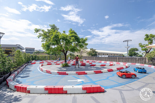 ▲▼嘉義東區住宿「新悦花園酒店」，近嘉義火車站，親子寵物友善。（圖／部落客桃桃提供）