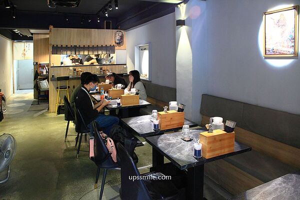 ▲▼捷運中山站拉麵專賣店「麒麟創作拉麵坊」。（圖／部落客萍子提供）
