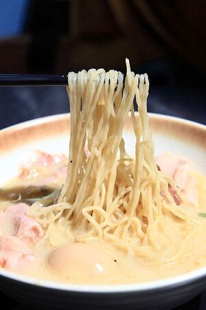 ▲▼捷運中山站拉麵專賣店「麒麟創作拉麵坊」。（圖／部落客萍子提供）