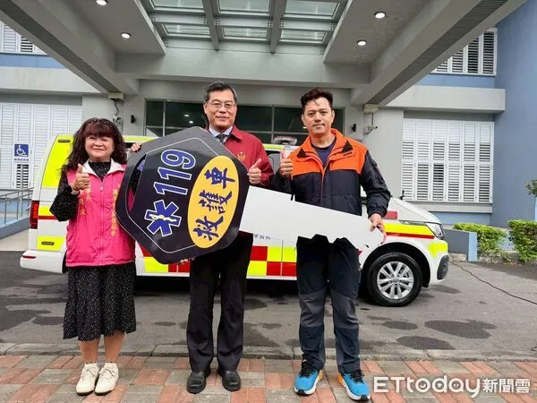 ▲圓夢愛心協會捐贈救護車守護生命。（圖／記者楊晨東翻攝）