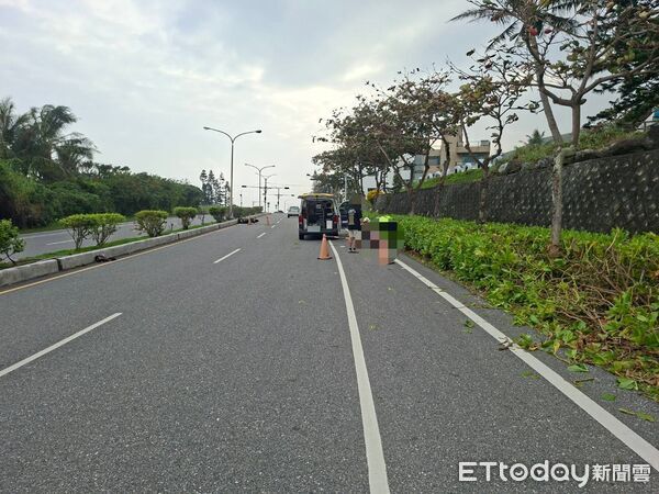 ▲26歲男子騎紅牌重機自撞路旁樹籬當場OHCA，送醫搶救不治。（圖／民眾提供）