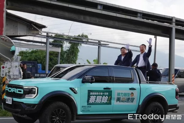 ▲▼  民進黨嘉義縣長初選倒數 蔡易餘山區掃街 跨區立委拍片推薦   。（圖／蔡易餘服務處提供）