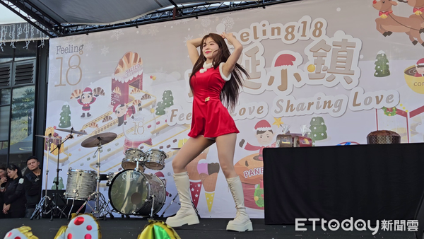 ▲獲為世界冠軍的Feeling18聖誕麵包潘那朵尼(Panettone)分享會 ，啦啦隊女神李多慧首邀甜蜜加持。（圖／記者高堂堯攝）