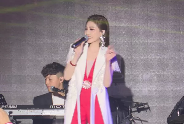 ▲▼ 楊惠絜舉辦公益演唱會。（圖／音圓唱片提供） ▼             。（圖／記者翁子涵攝）