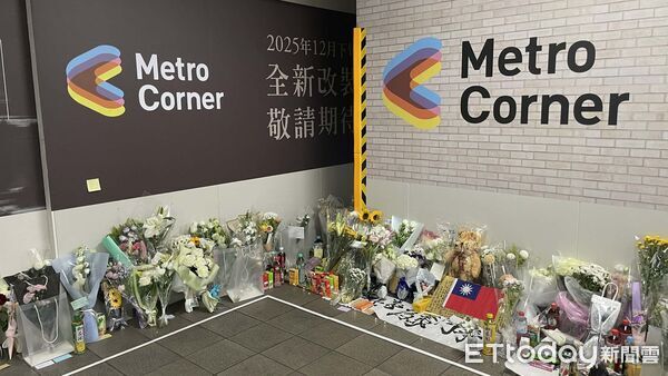 ▲▼張文在台北車站隨機殺人，M7出口民眾獻花致敬罹難的英雄余家昶。（圖／記者許凱彰攝）