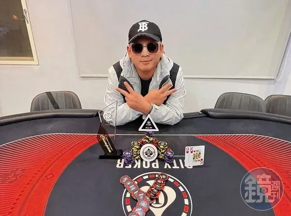 楊居霖沉迷德州撲克，欠下不少的賭債。（讀者提供）