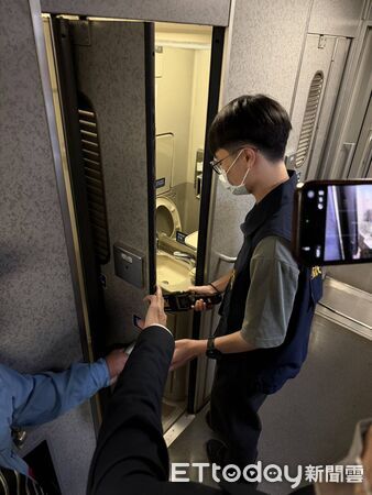 ▲彭姓被告涉嫌在高鐵列車上謊稱將發生爆炸，鐵警局高雄分局台南所警方獲報後立即全面檢查列車。（記者林東良翻攝，下同）