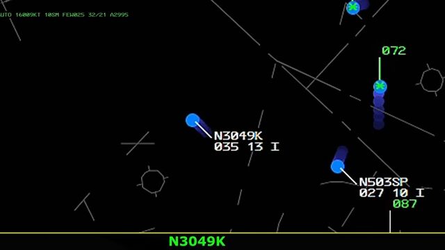 ▲▼驚見UFO！機師通報3500英呎「神秘銀色物體」 　急call塔台錄音檔流出。（圖／翻攝YouTube）