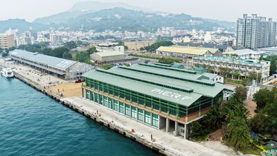 台股股王落腳高雄港「棧叁庫」 周邊中古行情首站2字頭