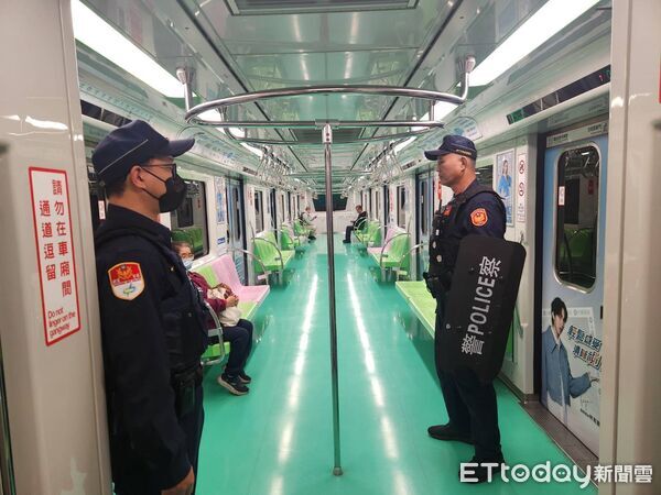 ▲▼社群再傳捷運引爆炸彈，中捷警方和台鐵警方全面戒備。（圖／警方提供，下同）