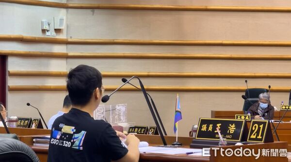 ▲今日上午嘉義市議會通過「嘉義市振興經濟加碼普發6,000元現金」預算案。（圖／記者翁伊森攝）