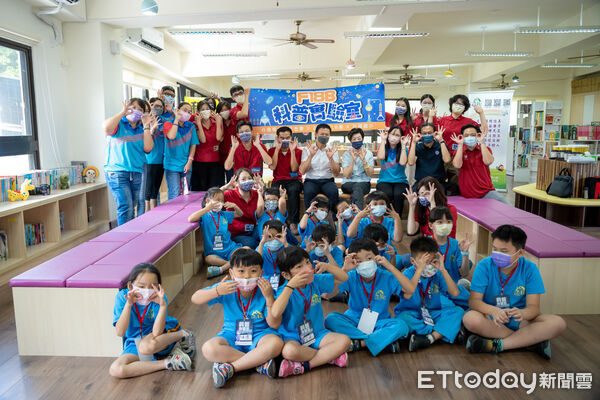 ▲亨達模具公司董事長黃清樹長期支持崑山科大，成為企業回饋教育的典範。（記者林東良翻攝，下同）