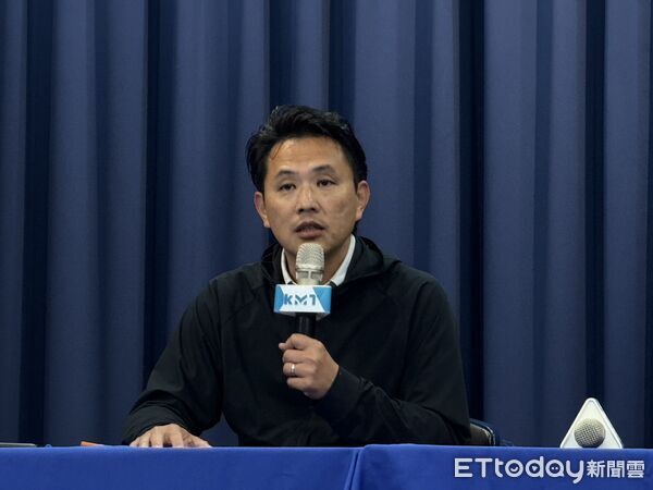 ▲▼陳以信召開記者會。（圖／記者鄭佩玟攝）