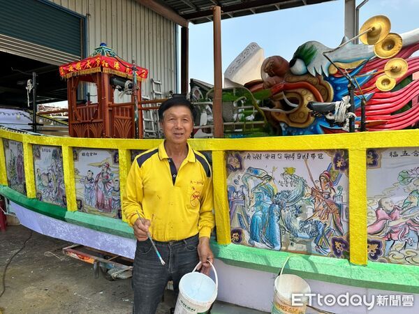 ▲台南藝閣技術保存者吳震星藝師榮獲教育部第12屆藝術教育貢獻獎，全國僅6人獲此殊榮。（記者林東良翻攝，下同）