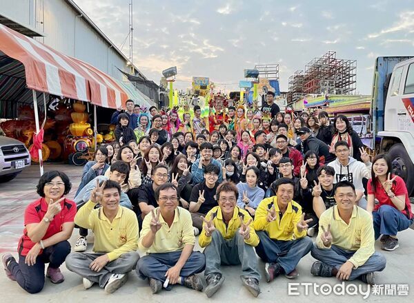 ▲台南藝閣技術保存者吳震星藝師榮獲教育部第12屆藝術教育貢獻獎，全國僅6人獲此殊榮。（記者林東良翻攝，下同）