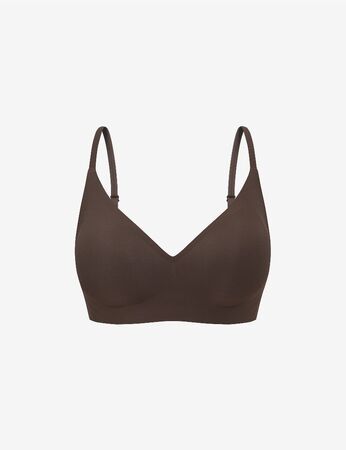 韓國內衣品牌 Verish 在紅什麼？Jennie 包色的無鋼圈內衣，自然集中、穿著不勒身