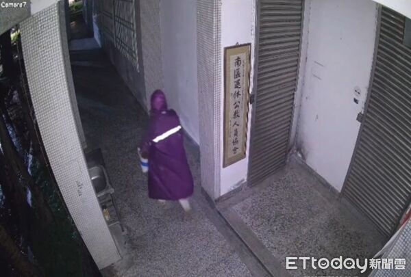 ▲男子攀爬窗戶逃跑被員警發現揪出。（圖／記者王兆麟翻攝，下同）