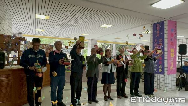 ▲光華高中校慶系列活動登場，藝術巡迴展讓校園充滿美感與創意。（記者林東良翻攝，下同）