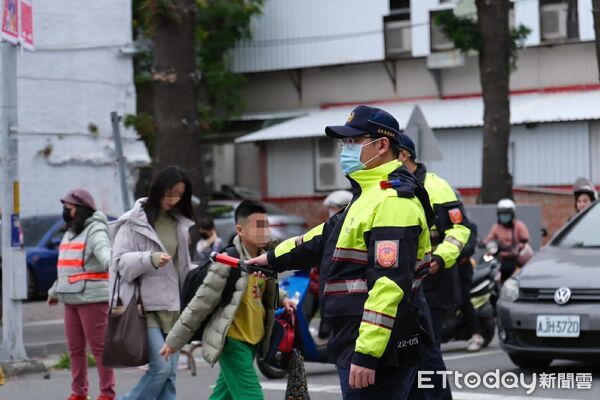 ▲台東警分局加強校園巡守。（圖／記者楊晨東翻攝）