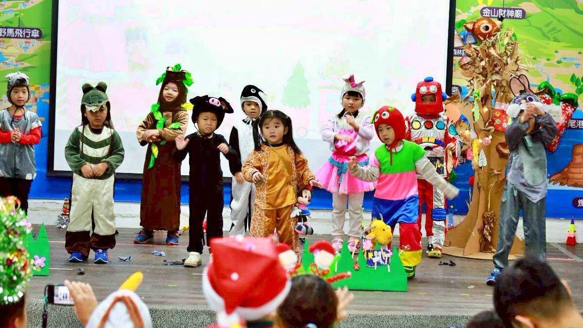 ▲新北大鵬國小耶誕雙語派對登場。（圖／新北市大鵬國小提供）