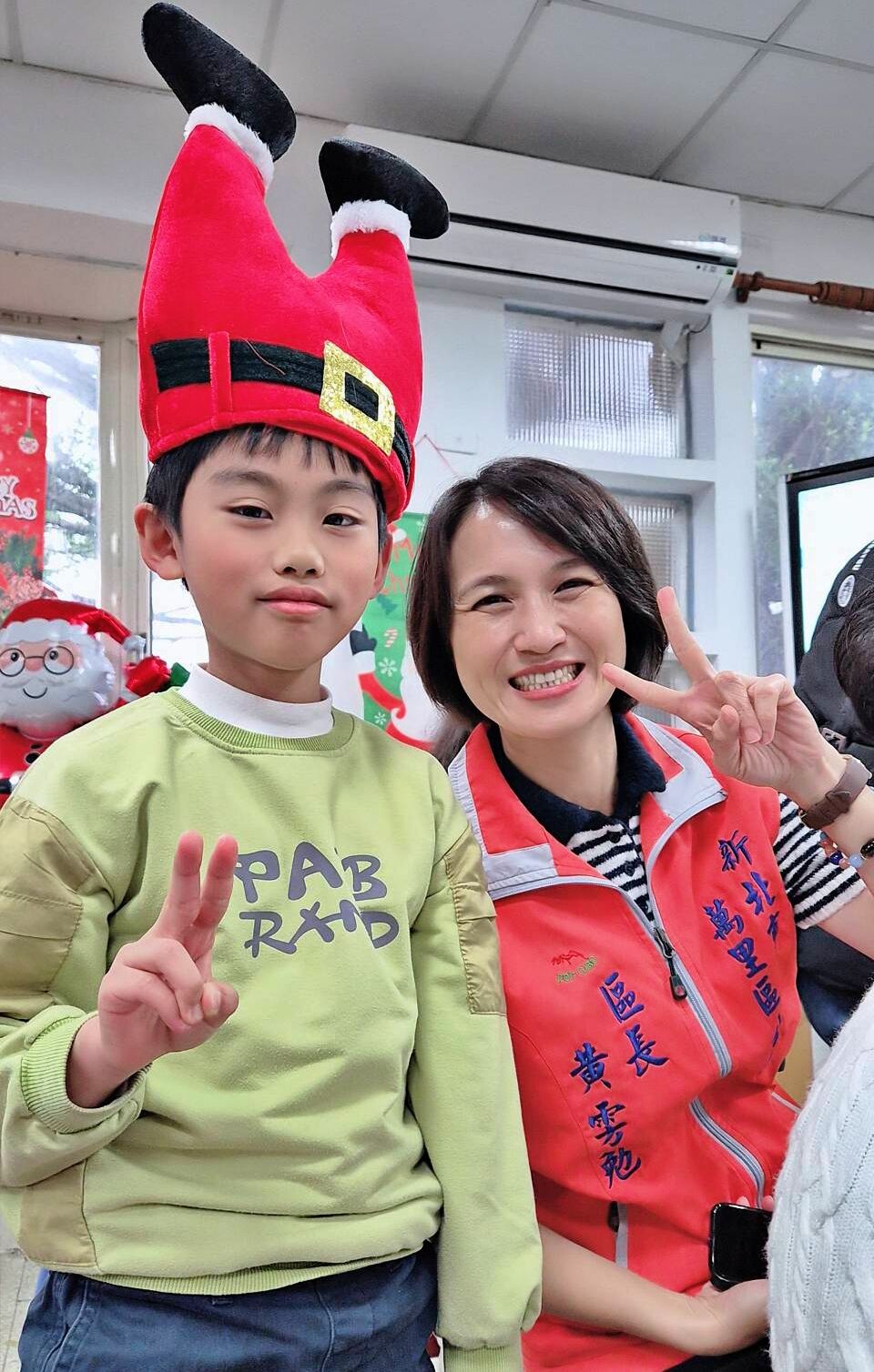 ▲新北大鵬國小耶誕雙語派對登場。（圖／新北市大鵬國小提供）
