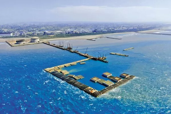 觀塘液化天然氣接收站又稱第三液化天然氣接收站，位於桃園觀音。（翻攝皇昌營造官網）