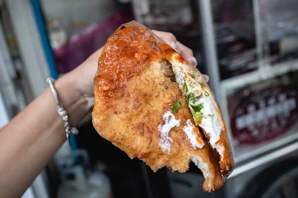 ▲▼鳳山體育館蔥肉餅攤（鄭記）。（圖／部落客美熊很愛吃授權提供）