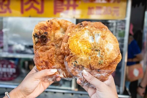 ▲▼鳳山體育館蔥肉餅攤（鄭記）。（圖／部落客美熊很愛吃授權提供）