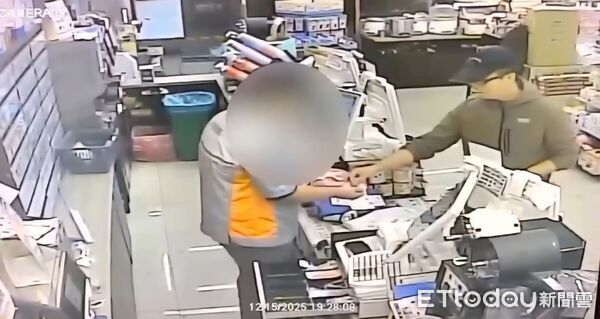 張文恐攻花費10萬元分兩年買犯案工具，主要從兩大購物網站購買。（圖／記者邱中岳翻攝)