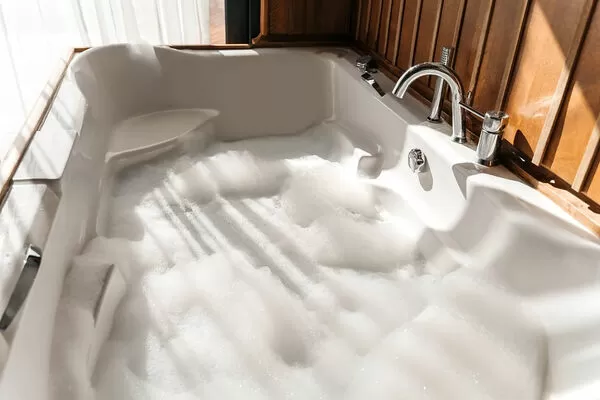 ▲▼浴缸,熱水澡,泡澡,。（圖／VCG）