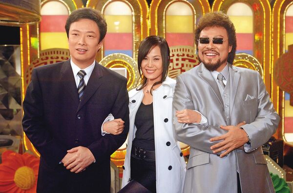 張菲（右）和費玉清（左）過去一起主持節目多年，如今都淡出演藝圈。中為江蕙。	（東方IC）
