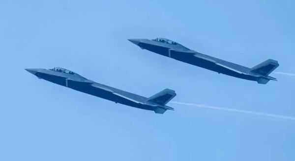 ▲▼全球首款雙座型隱身戰鬥機殲-20S。（圖／翻攝自大陸網站）