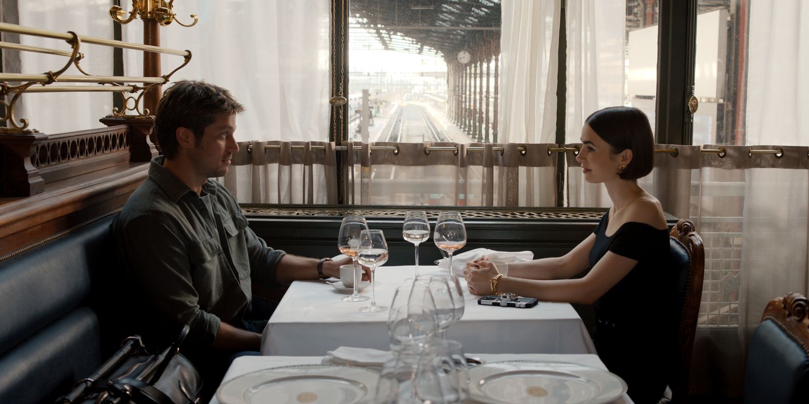 《艾蜜莉在巴黎》意外點燃法義之爭　現在連希臘也要她