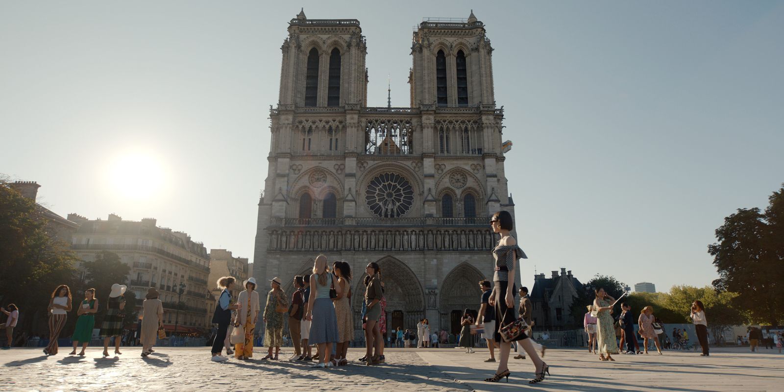 《艾蜜莉在巴黎》意外點燃法義之爭　現在連希臘也要她