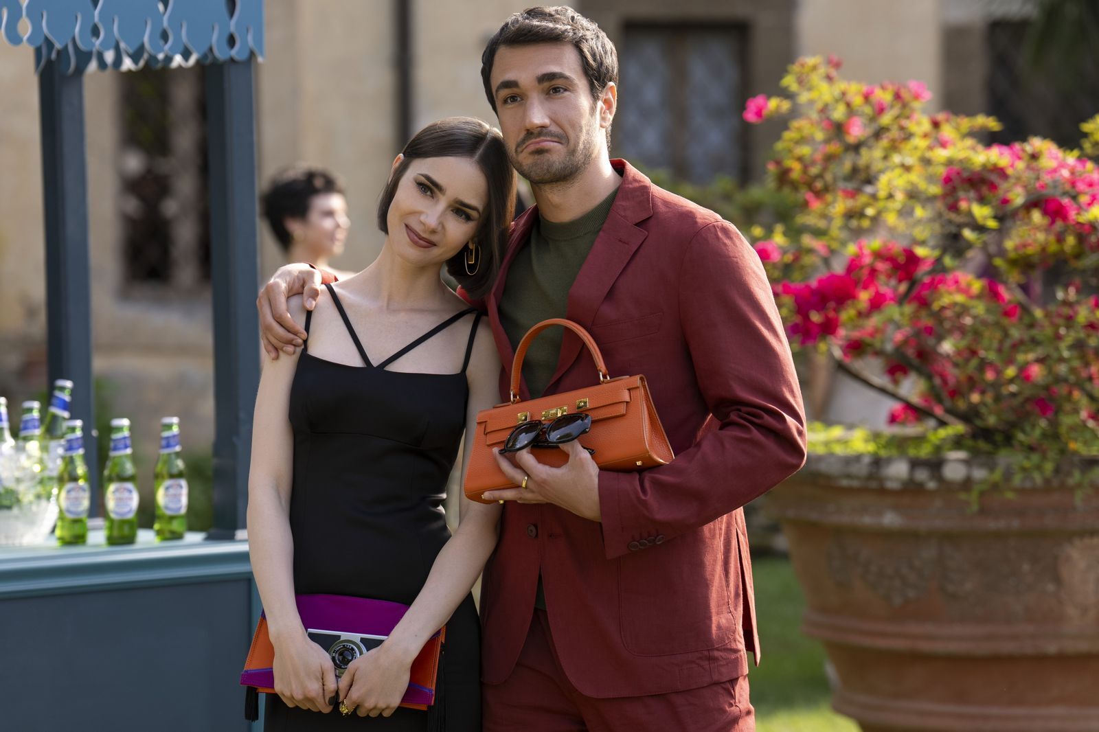 《艾蜜莉在巴黎》意外點燃法義之爭　現在連希臘也要她