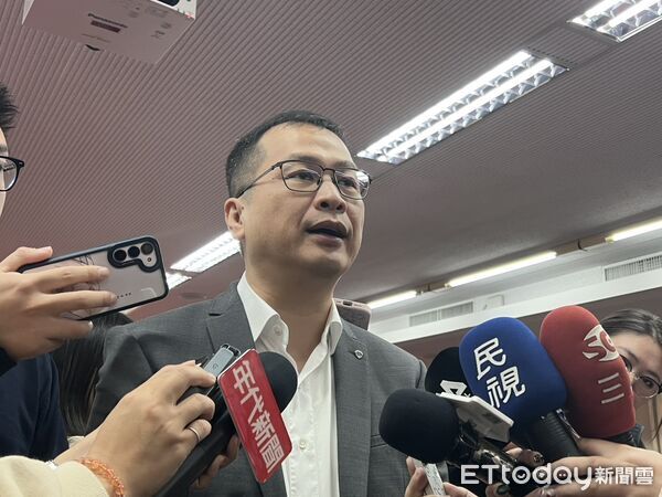 ▲羅智強23日在立法院程序委員會後受訪。（圖／記者蘇靖宸攝）
