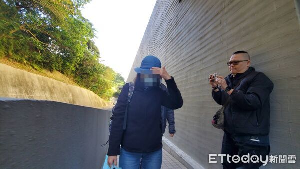 ▲張文遺體今解剖，父母現身。（圖／記者黃彥傑攝，下同）