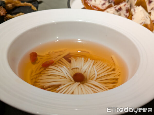 ▲果然匯台北新光站前店（圖／記者黃士原攝）