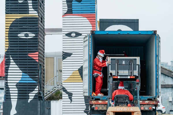 ▲▼高雄駁二全新「好奇翹翹板」登場！大港橋旁6座聲光互動裝置啟用（圖／駁二提供）