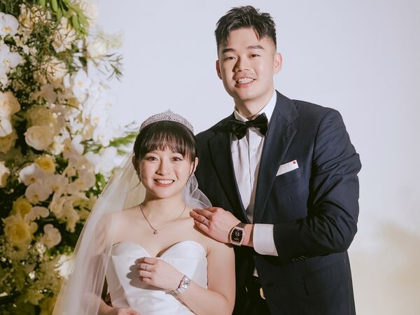 王齊麟偕愛妻閃耀百萬鑽錶　陳詩媛選白色款絕配夢幻嫁衣