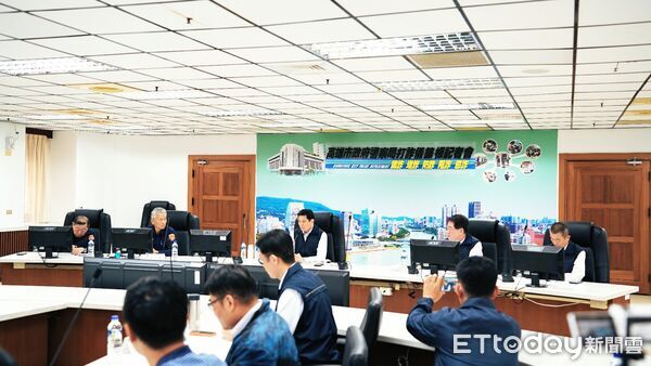 ▲▼ 跨年維安升級！高雄重兵部署1200警力　實地兵棋演練防突發危機。（圖／記者賴文萱翻攝）