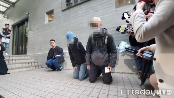 ▲張文釀4死11傷，遺體今解剖，張父、張母下跪道歉了。（圖／記者黃彥傑攝，下同）