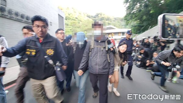 ▲張文釀4死11傷，遺體今解剖，張父、張母下跪道歉了。（圖／記者黃彥傑攝，下同）