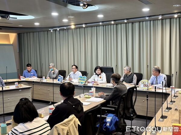 ▲雲林縣政府召開透明晶質獎參獎申請書初稿審查會議，邀集學界與實務界專家共同把關。（圖／記者游瓊華翻攝）