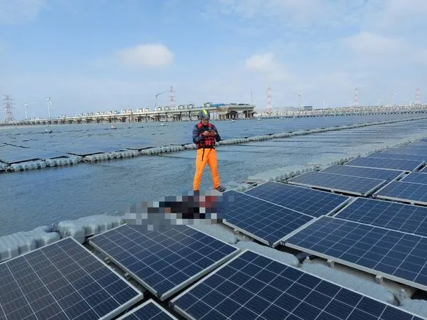 ▲外海光電板驚見有浮屍。（圖／民眾提供）