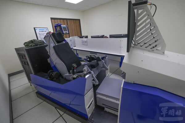 圖文：抗G訓練評估儀